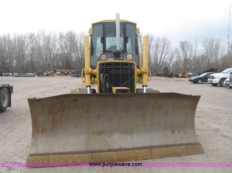 image for item E3377 2005 John Deere 750C LT Series II dozer