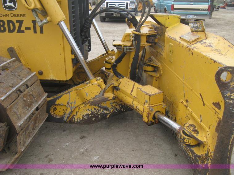 image for item E3377 2005 John Deere 750C LT Series II dozer