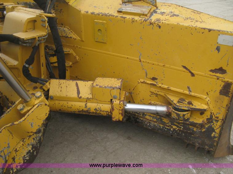 image for item E3377 2005 John Deere 750C LT Series II dozer