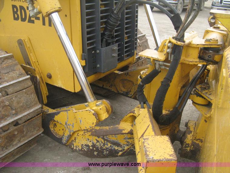 image for item E3377 2005 John Deere 750C LT Series II dozer
