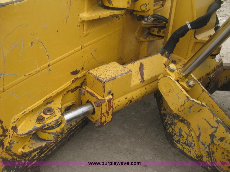 image for item E3377 2005 John Deere 750C LT Series II dozer