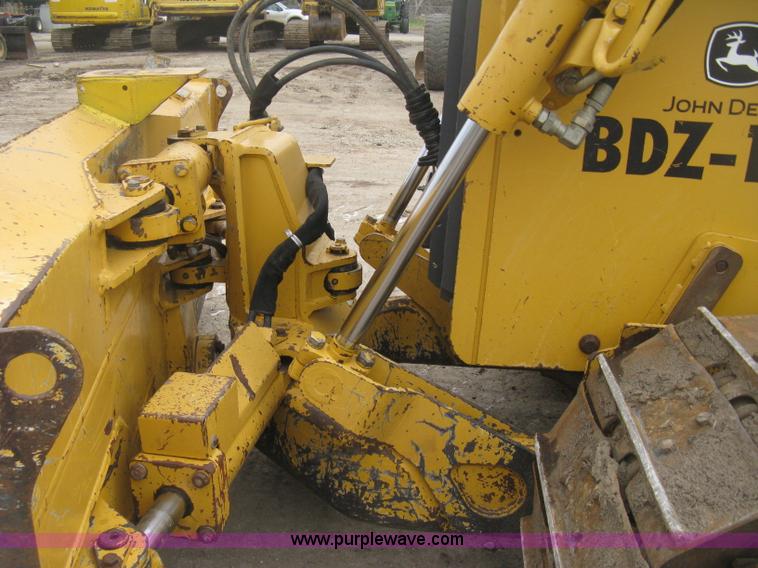 image for item E3377 2005 John Deere 750C LT Series II dozer