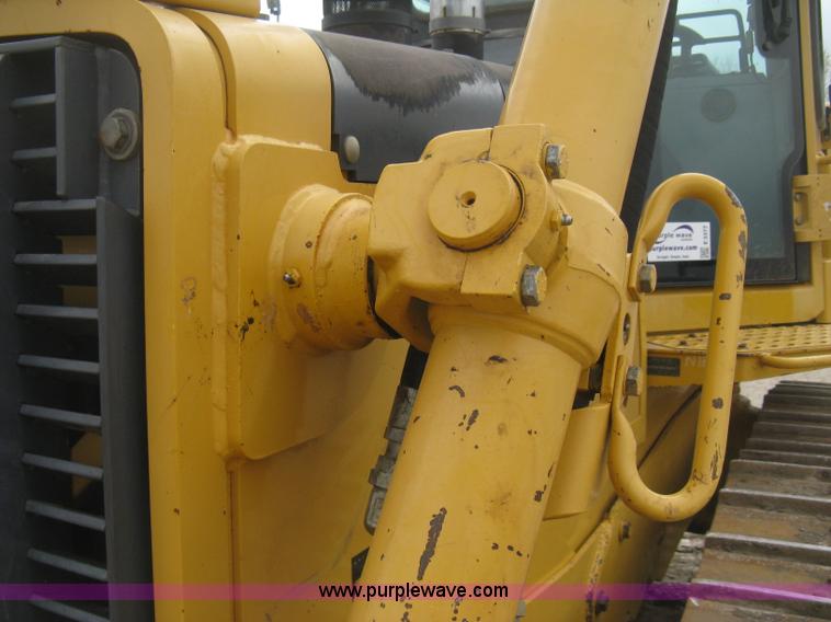 image for item E3377 2005 John Deere 750C LT Series II dozer