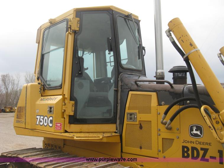 image for item E3377 2005 John Deere 750C LT Series II dozer