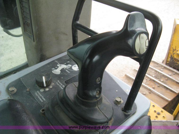 image for item E3377 2005 John Deere 750C LT Series II dozer