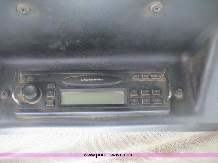 image for item E3377 2005 John Deere 750C LT Series II dozer