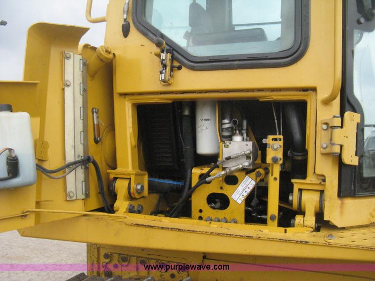 image for item E3377 2005 John Deere 750C LT Series II dozer