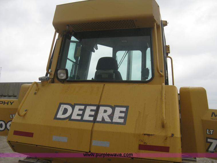 image for item E3377 2005 John Deere 750C LT Series II dozer