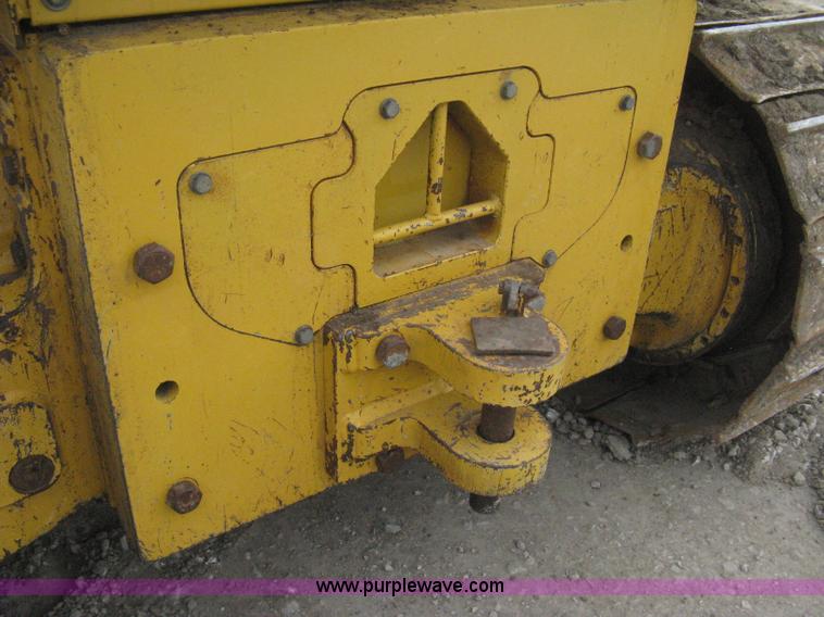 image for item E3377 2005 John Deere 750C LT Series II dozer