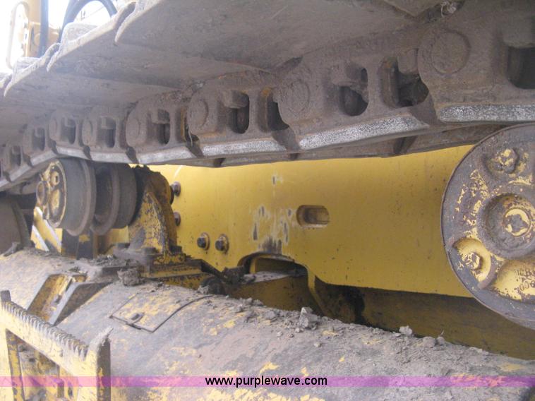 image for item E3377 2005 John Deere 750C LT Series II dozer