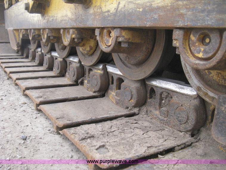 image for item E3377 2005 John Deere 750C LT Series II dozer