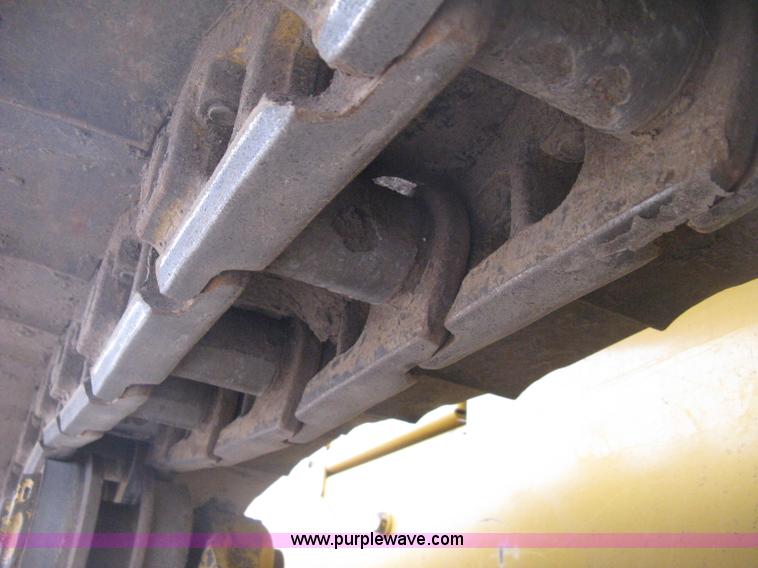 image for item E3377 2005 John Deere 750C LT Series II dozer