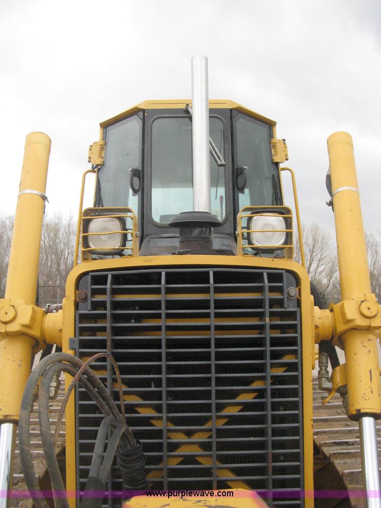 image for item E3377 2005 John Deere 750C LT Series II dozer