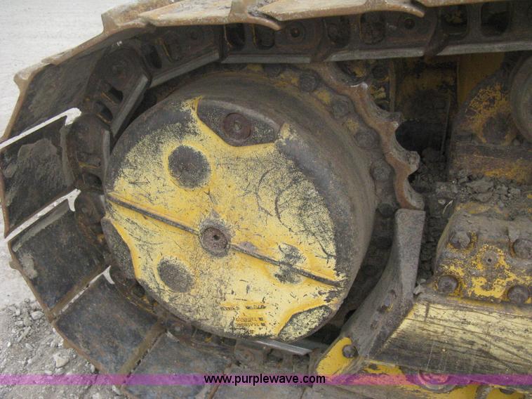 image for item E3377 2005 John Deere 750C LT Series II dozer