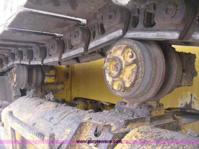 image for item E3377 2005 John Deere 750C LT Series II dozer