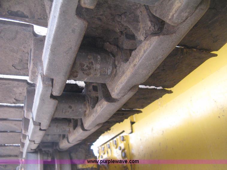 image for item E3377 2005 John Deere 750C LT Series II dozer