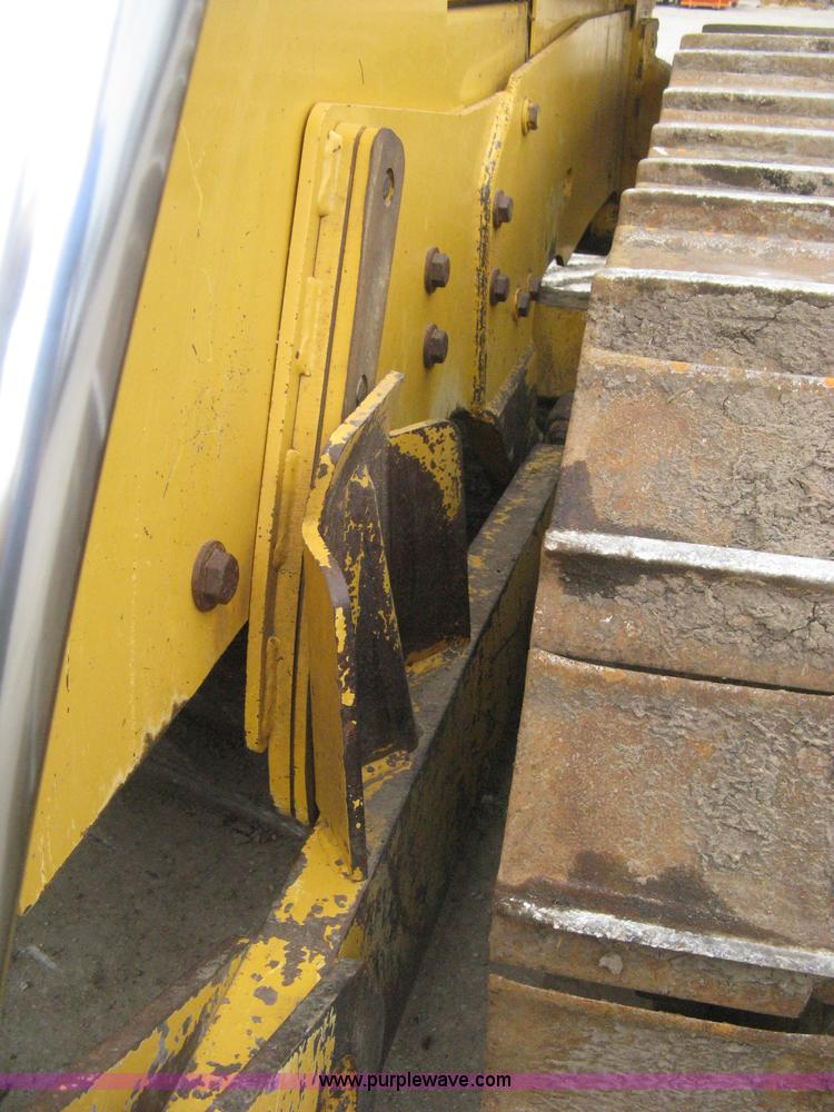 image for item E3377 2005 John Deere 750C LT Series II dozer