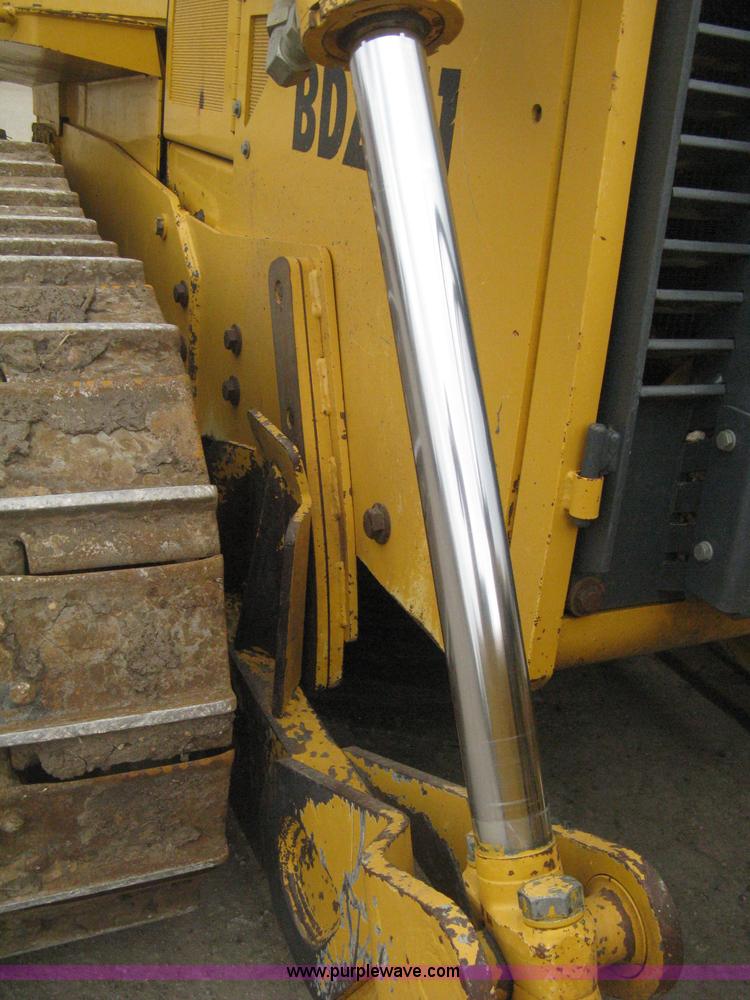 image for item E3377 2005 John Deere 750C LT Series II dozer