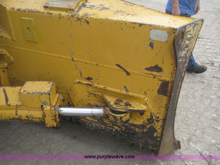 image for item E3377 2005 John Deere 750C LT Series II dozer