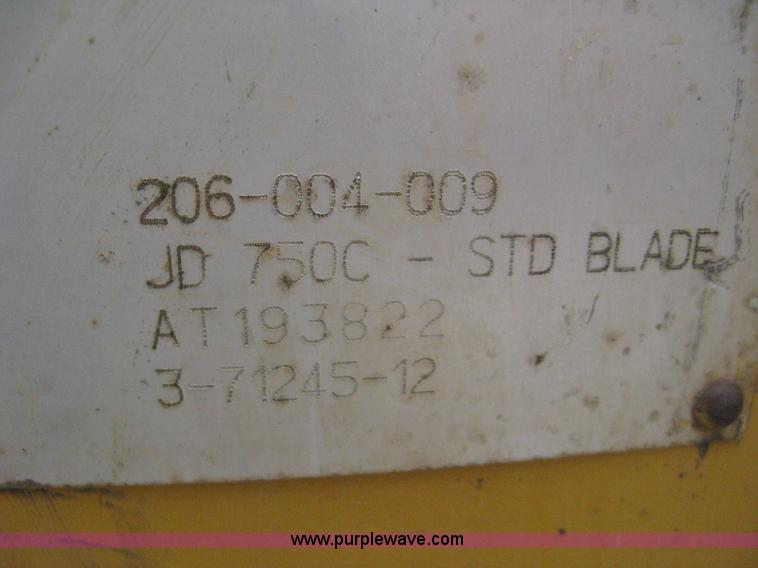 image for item E3377 2005 John Deere 750C LT Series II dozer