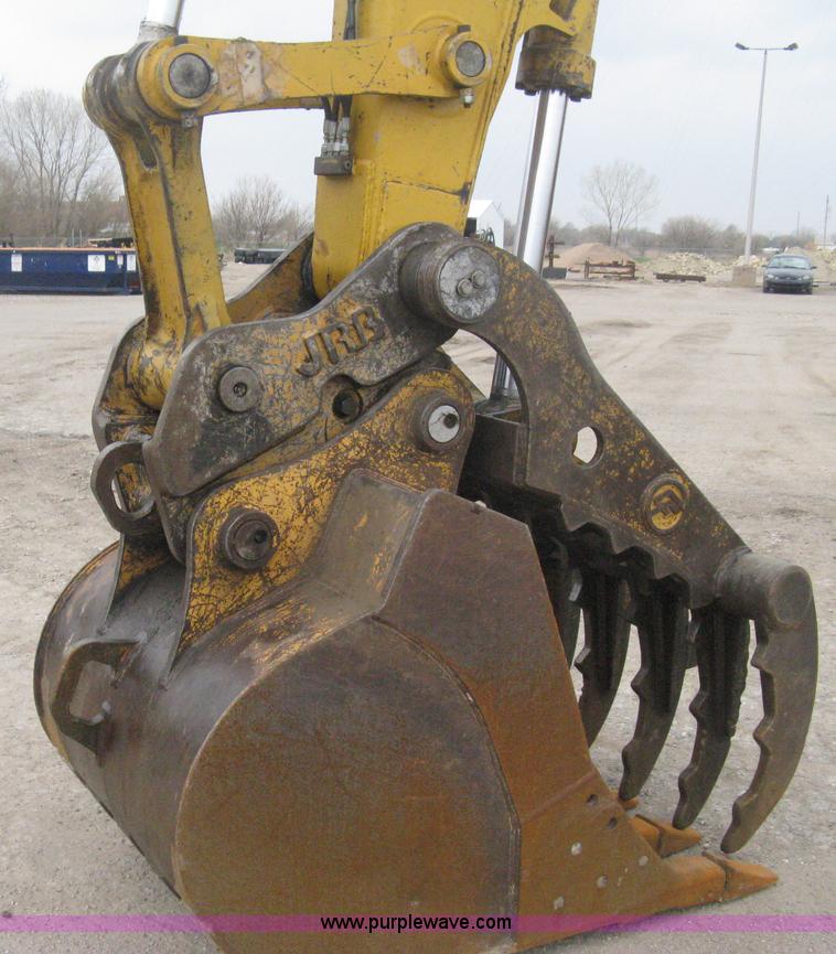 image for item E3378 1998 John Deere 200LC excavator