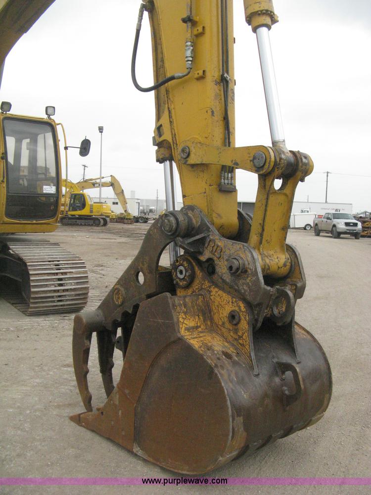 image for item E3378 1998 John Deere 200LC excavator