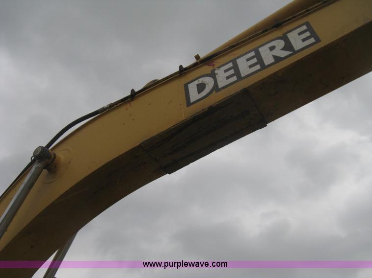 image for item E3378 1998 John Deere 200LC excavator
