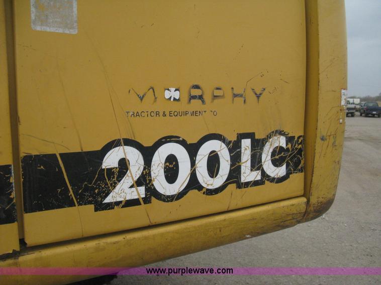 image for item E3378 1998 John Deere 200LC excavator