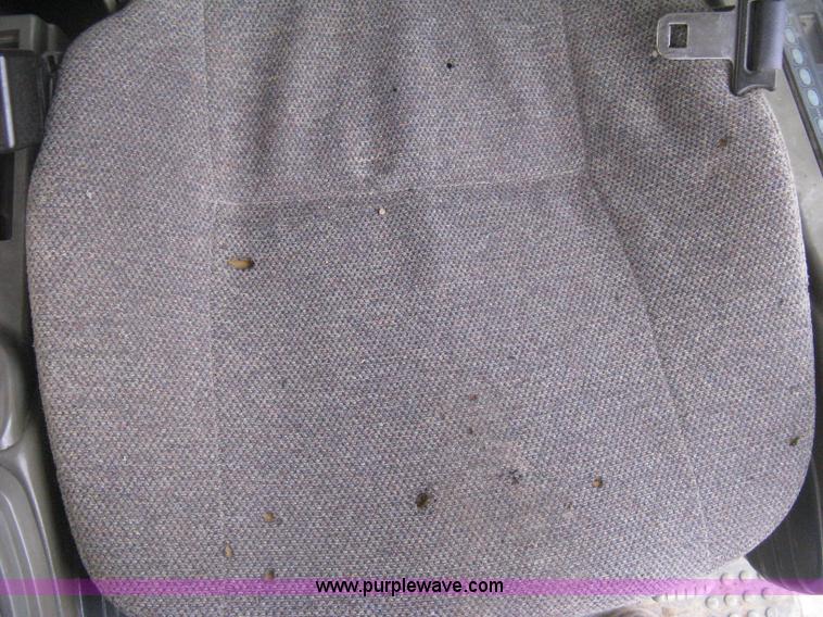 image for item E3378 1998 John Deere 200LC excavator