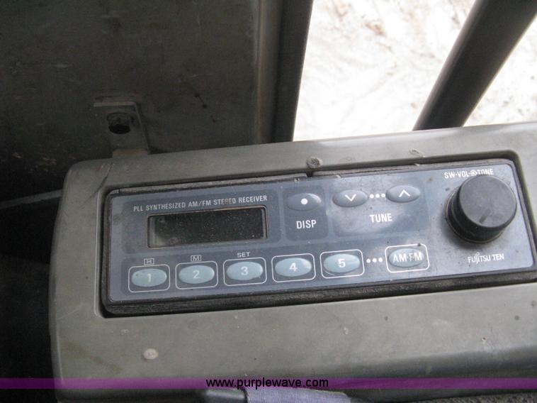 image for item E3378 1998 John Deere 200LC excavator