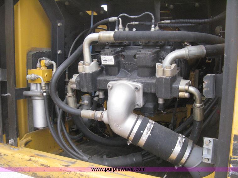 image for item E3378 1998 John Deere 200LC excavator