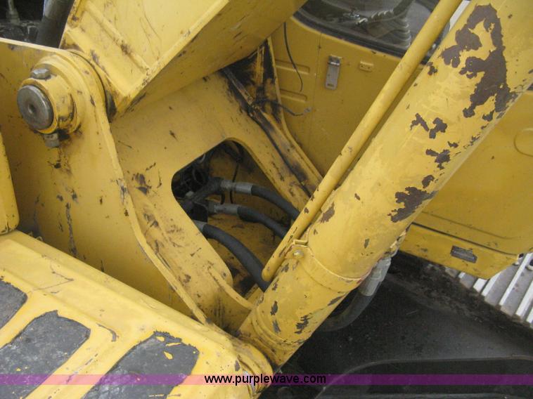 image for item E3378 1998 John Deere 200LC excavator