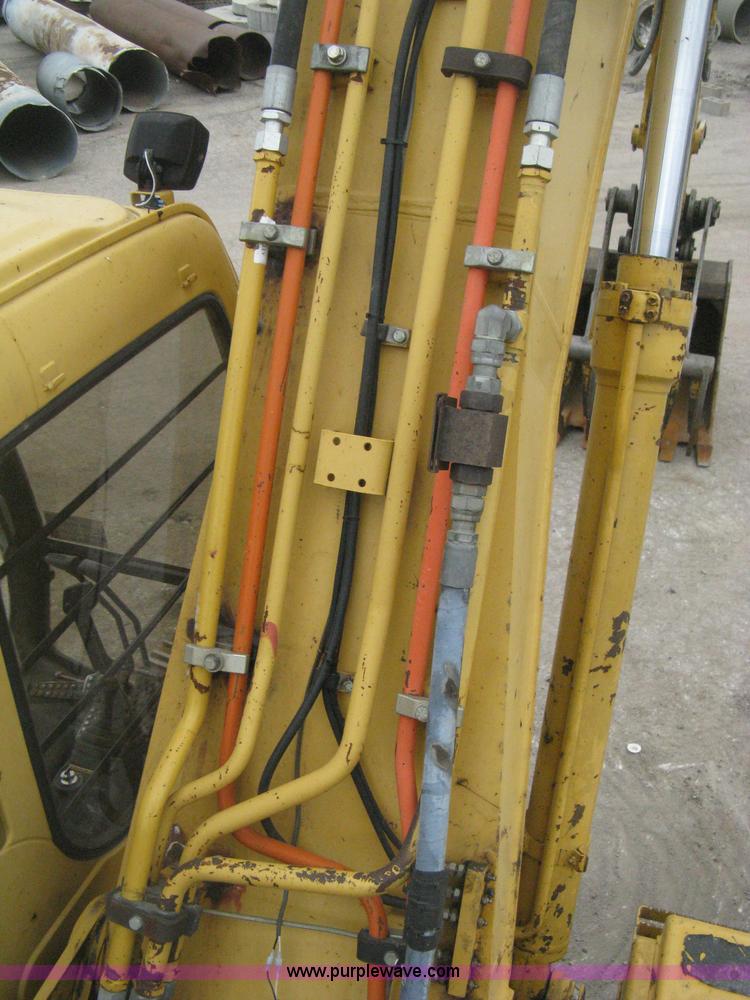 image for item E3378 1998 John Deere 200LC excavator