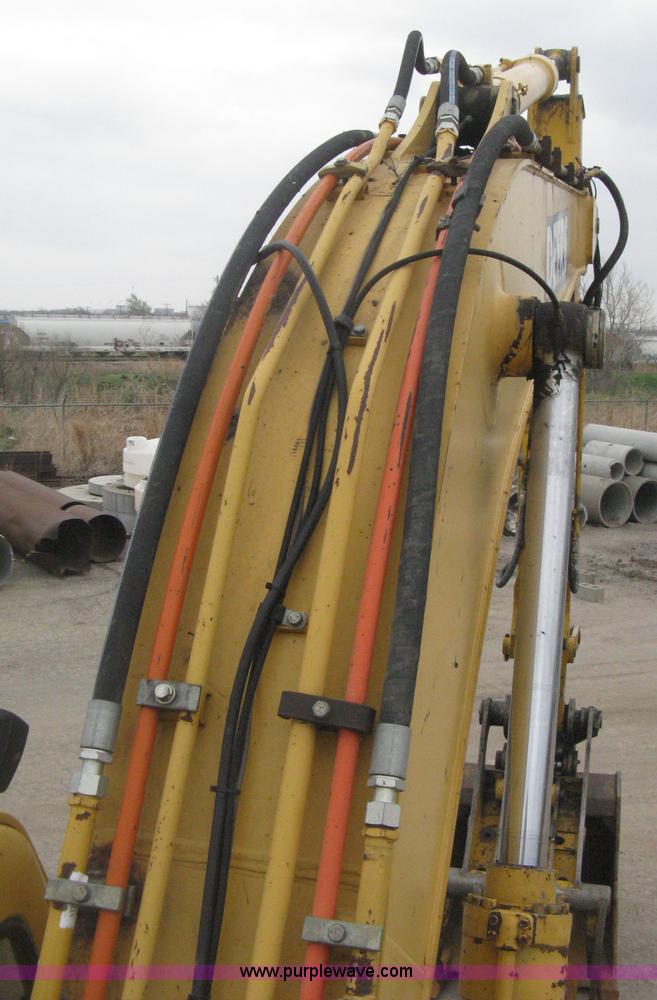 image for item E3378 1998 John Deere 200LC excavator