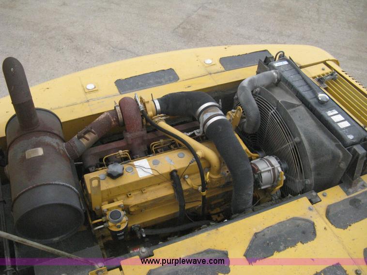 image for item E3378 1998 John Deere 200LC excavator