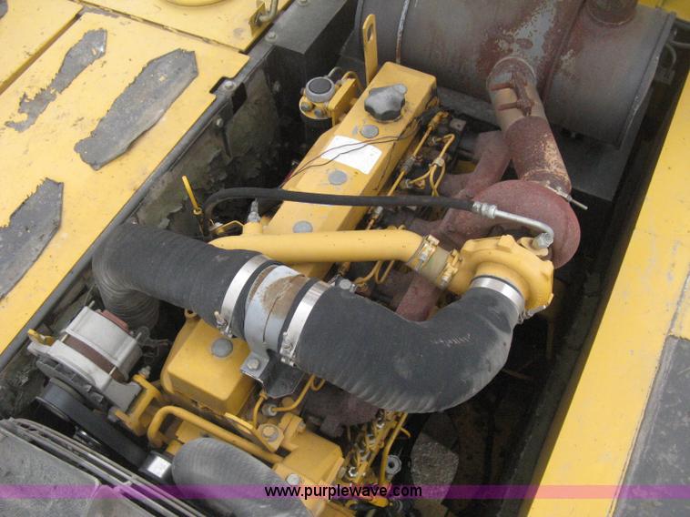 image for item E3378 1998 John Deere 200LC excavator