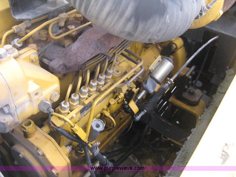 image for item E3378 1998 John Deere 200LC excavator