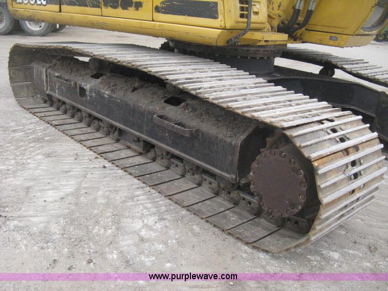 image for item E3378 1998 John Deere 200LC excavator