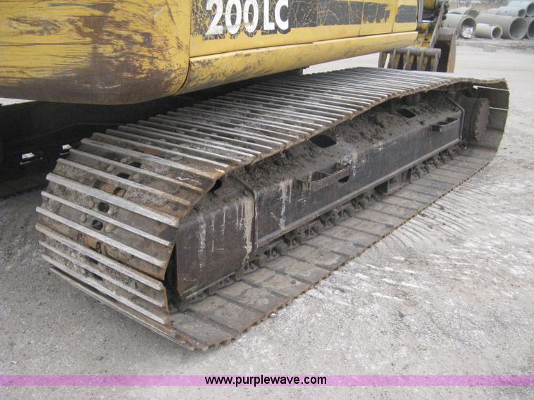 image for item E3378 1998 John Deere 200LC excavator