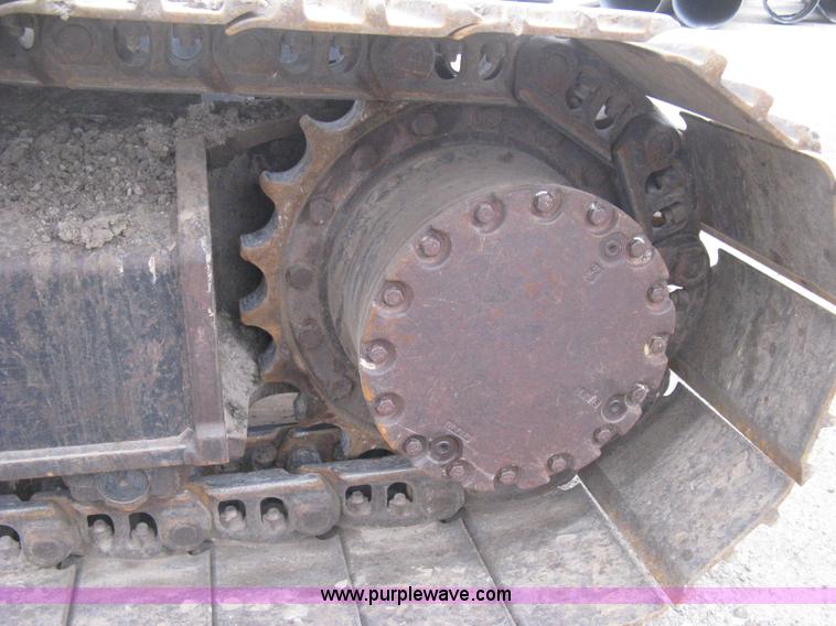 image for item E3378 1998 John Deere 200LC excavator