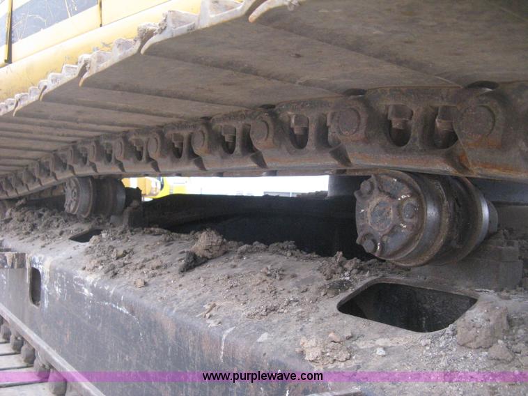 image for item E3378 1998 John Deere 200LC excavator