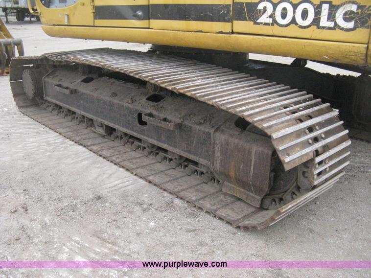 image for item E3378 1998 John Deere 200LC excavator