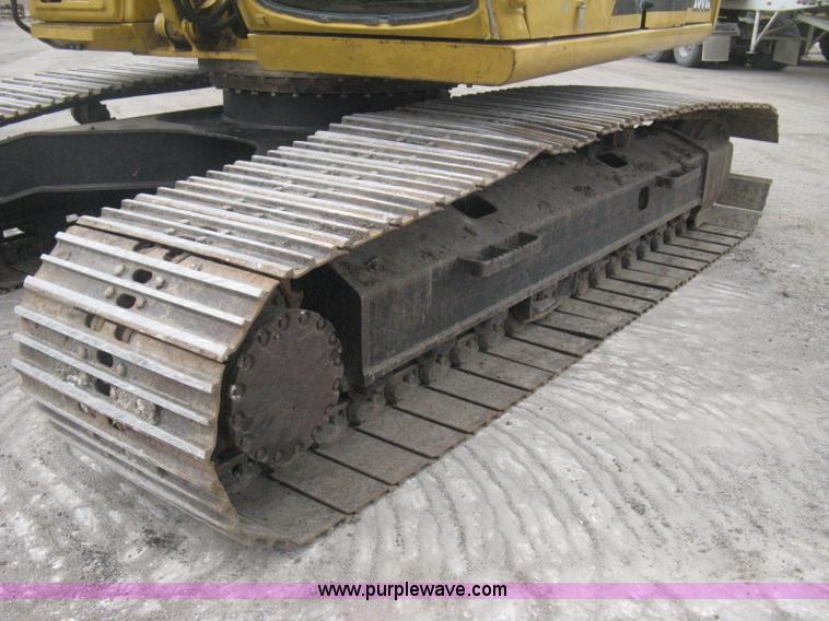 image for item E3378 1998 John Deere 200LC excavator