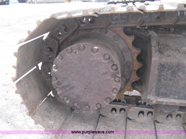 image for item E3378 1998 John Deere 200LC excavator