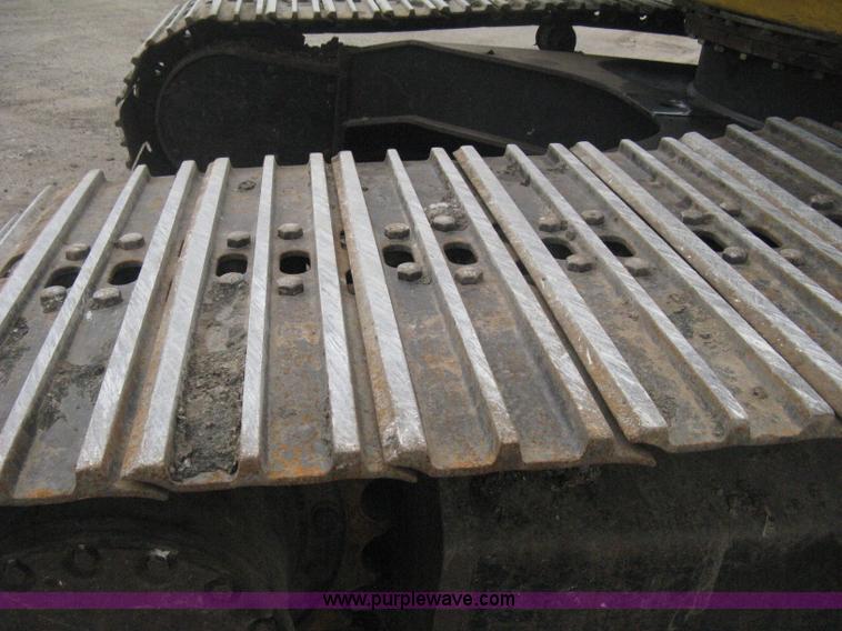 image for item E3378 1998 John Deere 200LC excavator