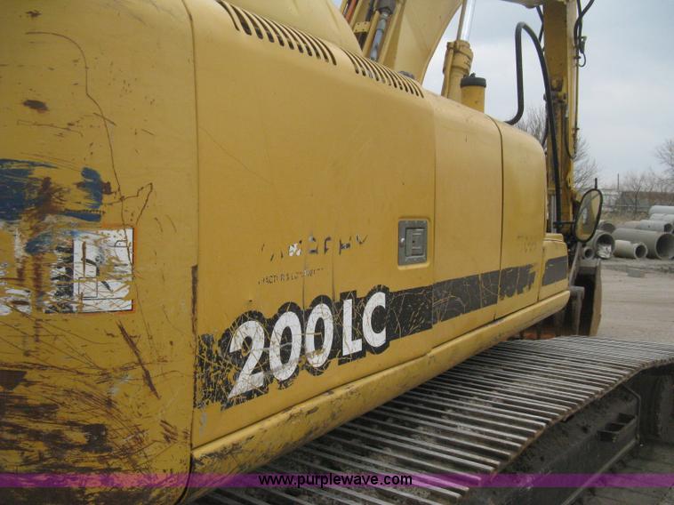 image for item E3378 1998 John Deere 200LC excavator