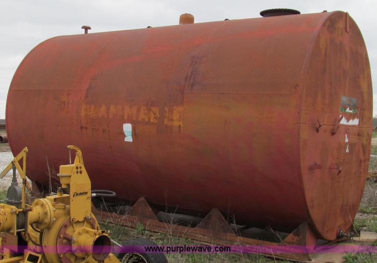 image for item E3891 10,000 gallon fuel storage tank