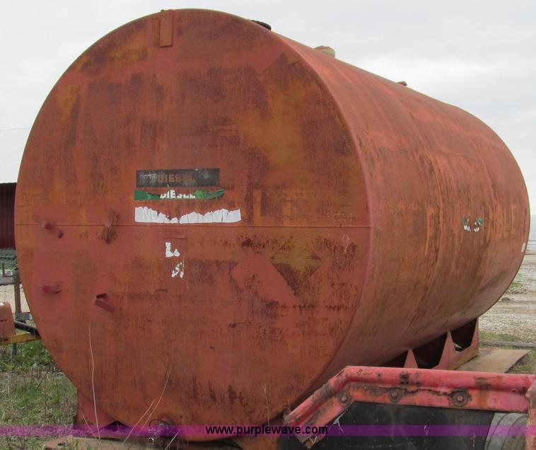 image for item E3891 10,000 gallon fuel storage tank