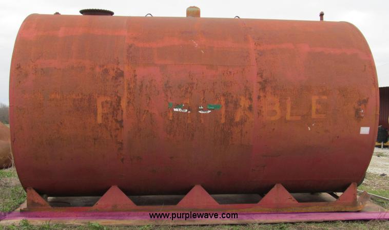image for item E3891 10,000 gallon fuel storage tank