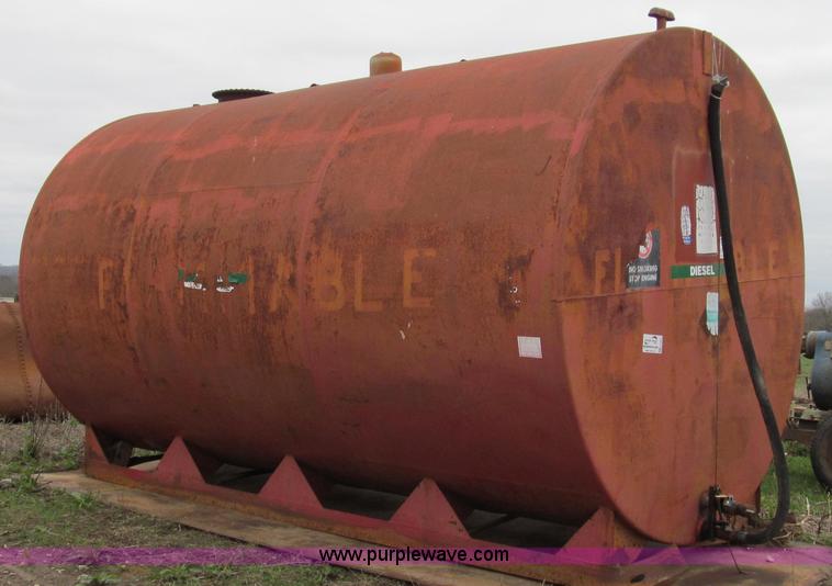 image for item E3891 10,000 gallon fuel storage tank